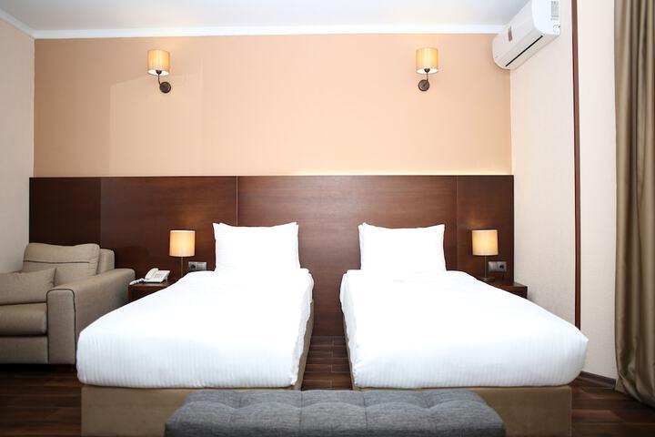 Room 45 of 104