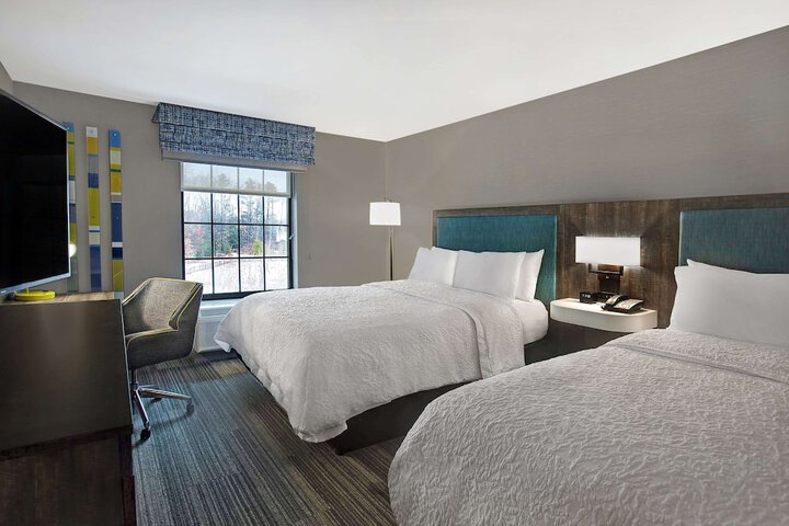 2 Queen Beds (10 of 11)