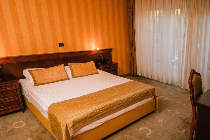 Room 5 of 36