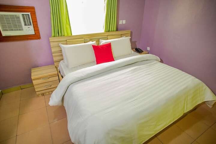 Room 15 of 16