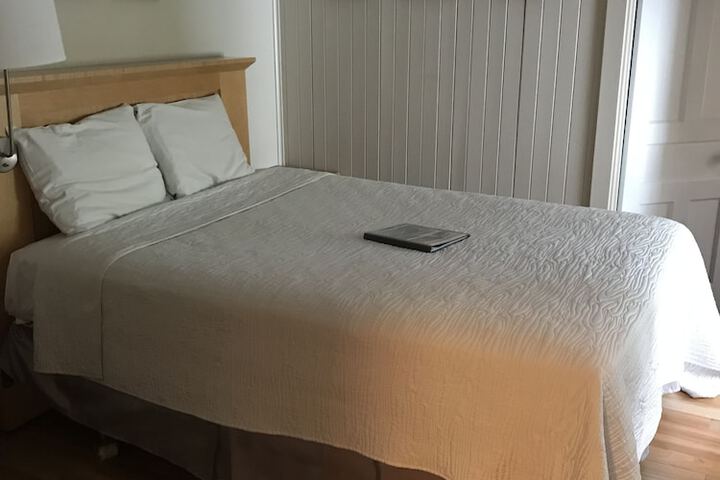 Room 15 of 102