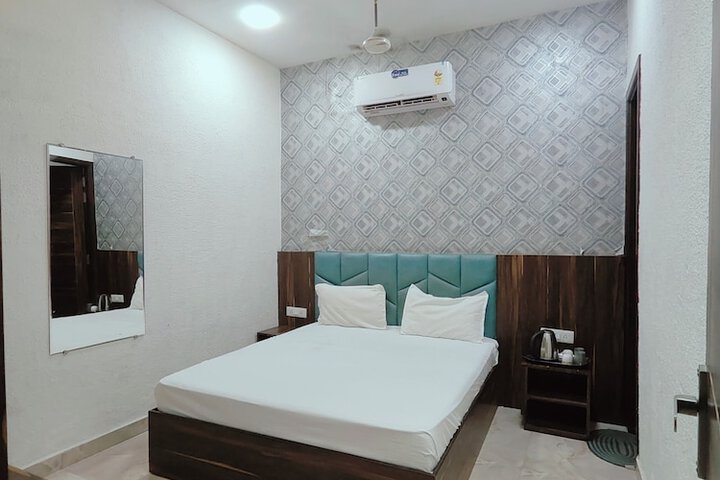 Room 9 of 41