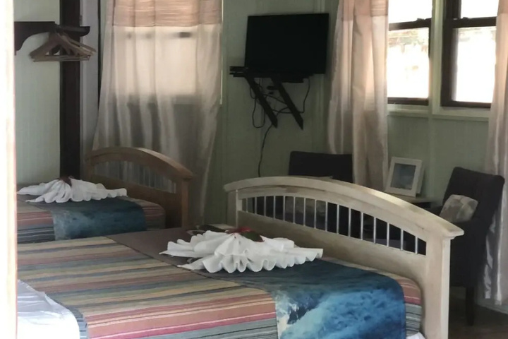 Room 3 of 35