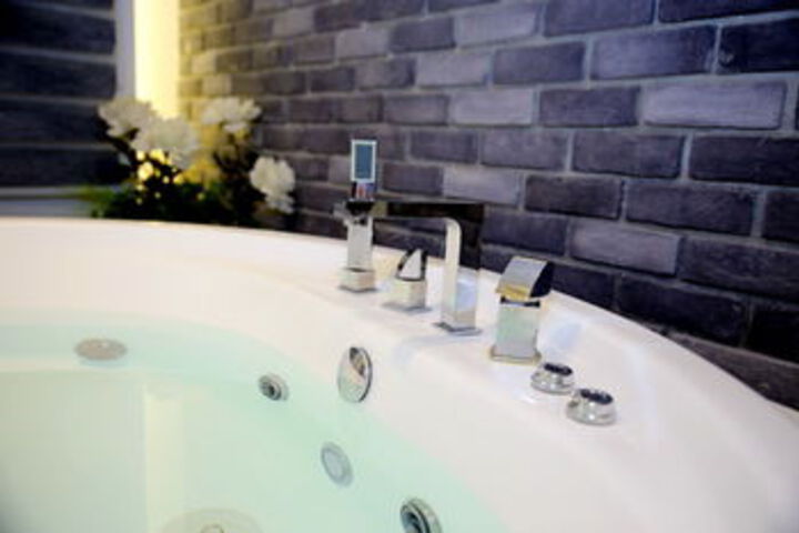 Hot Tub 35 of 46