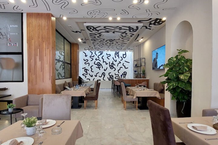 Dining 74 of 84