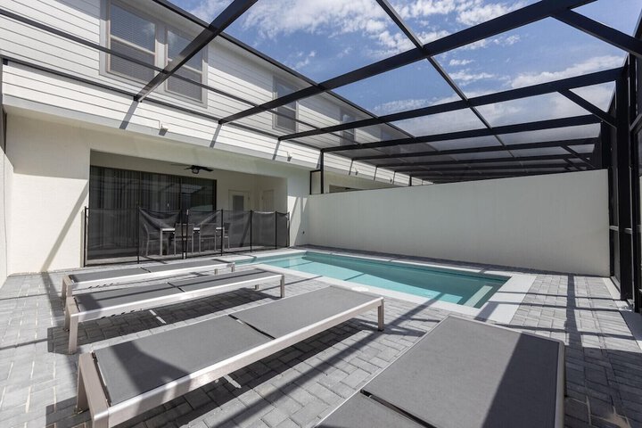 Pool 26 of 34