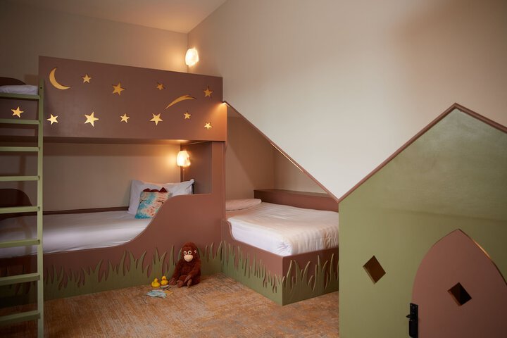 Room 15 of 79