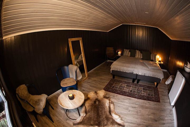Room 13 of 40