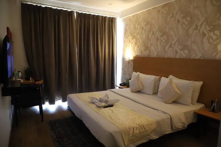 Room 5 of 7