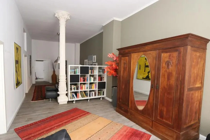 Room 9 of 21