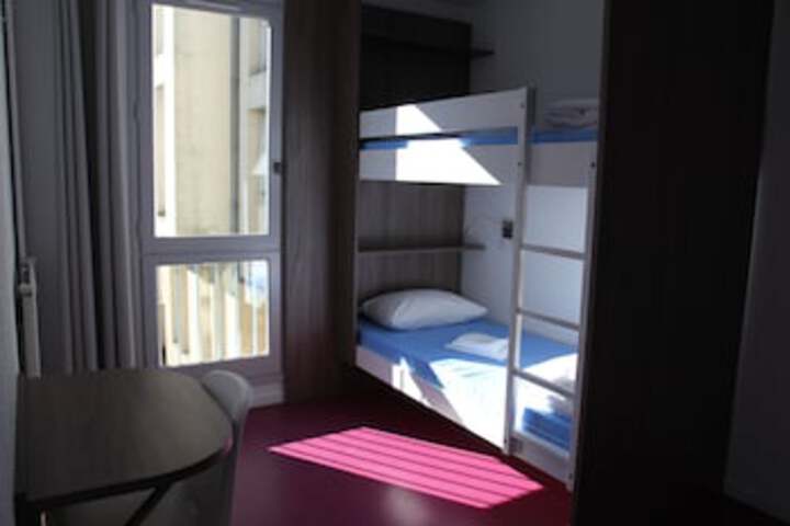Room 25 of 135