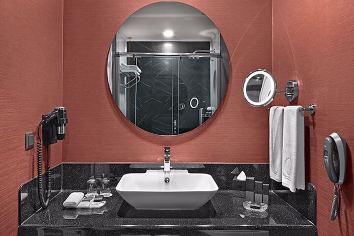 Room 25 of 63