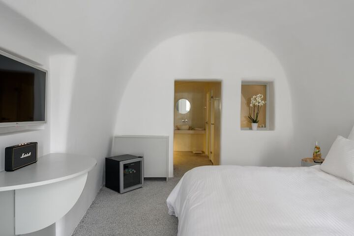 Room 4 of 68