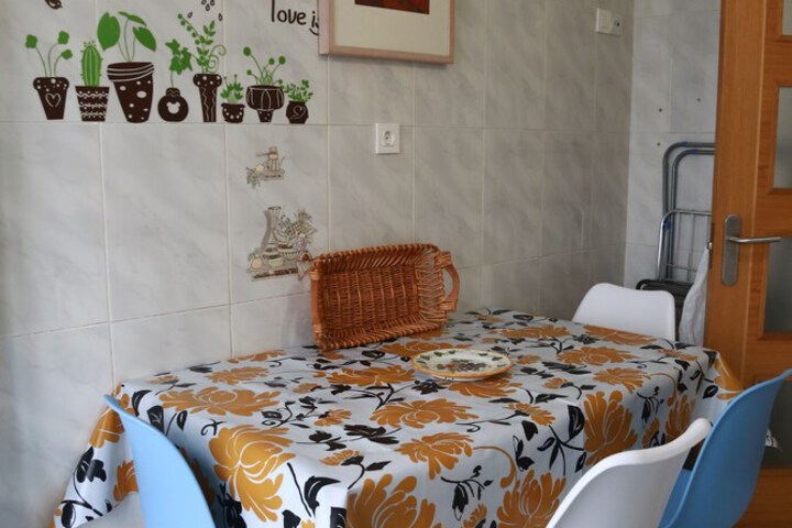 Room 7 of 16