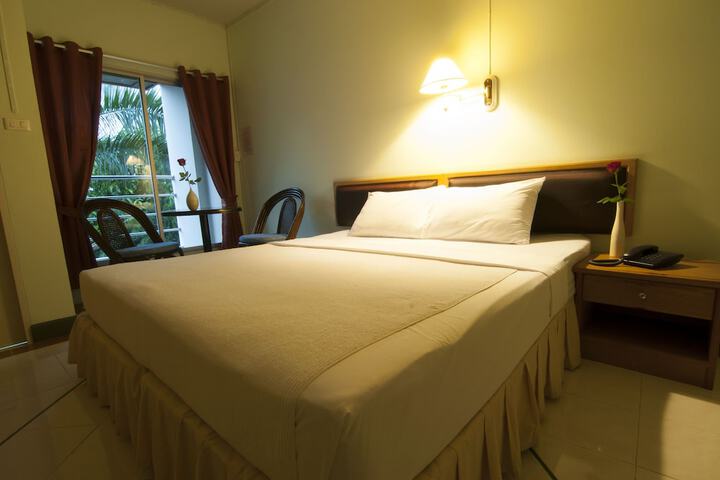 Room 11 of 21