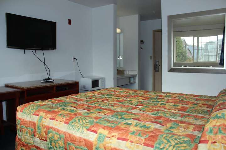 Room 9 of 26