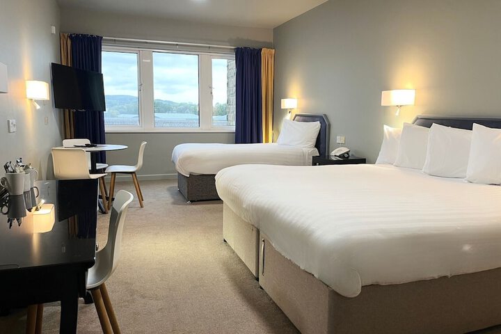 Room 27 of 77