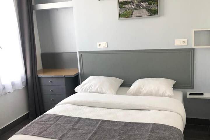 Room 14 of 24