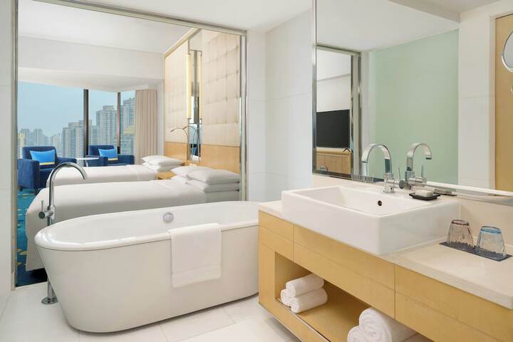 Room 63 of 109