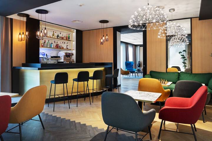 Lounge 59 of 72