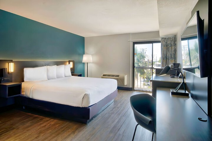 1 King Bed (22 of 23)
