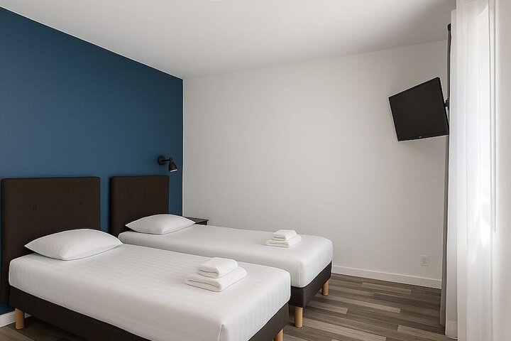Room 11 of 42