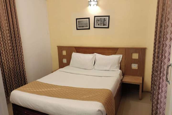 Room 28 of 54