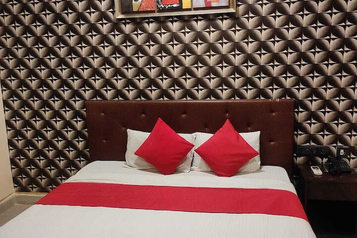 Room 2 of 9