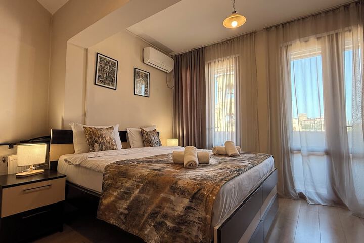 Room 10 of 86