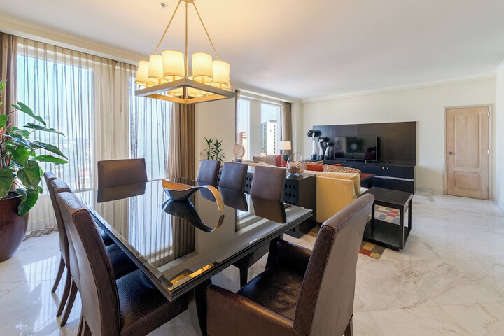 Room 21 of 165