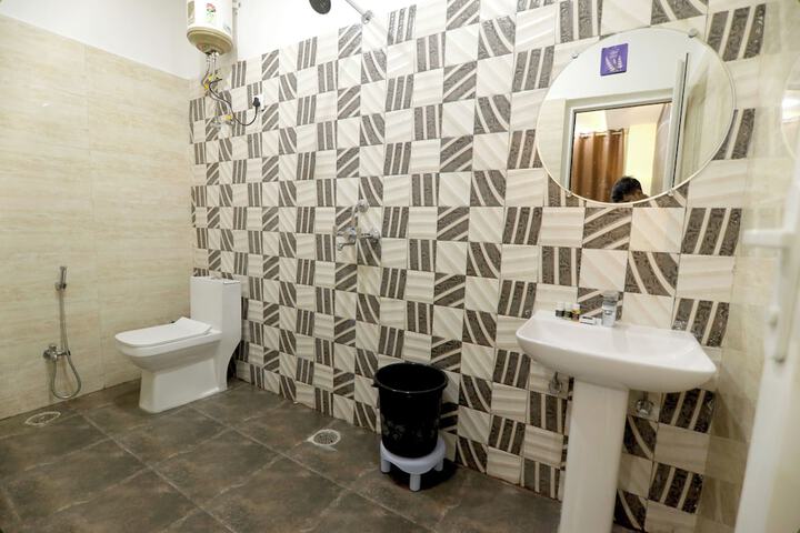 Room 16 of 22