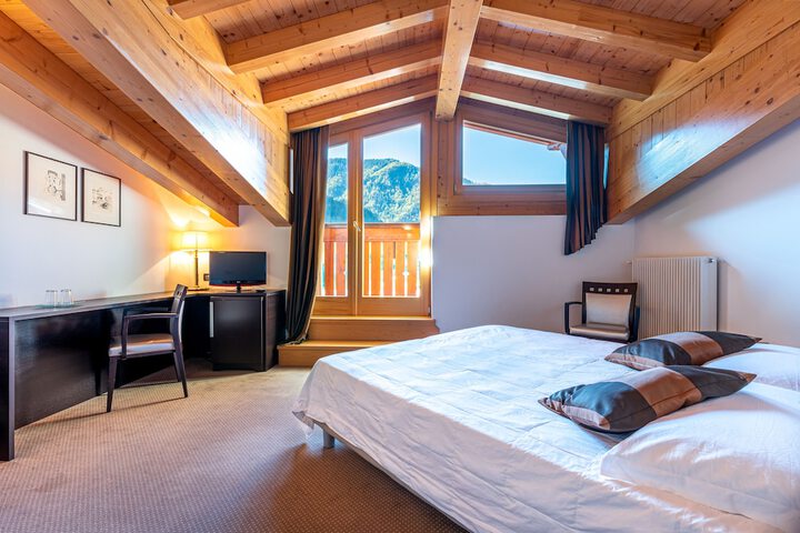 Room 3 of 26