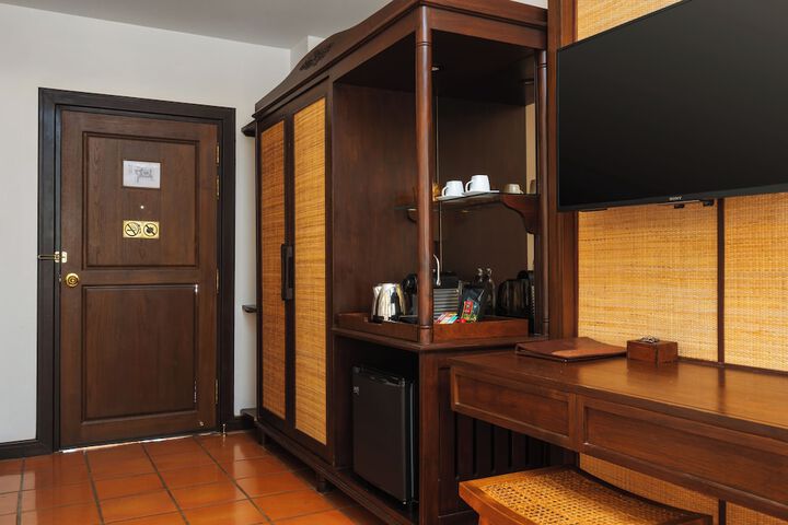 Room 33 of 136
