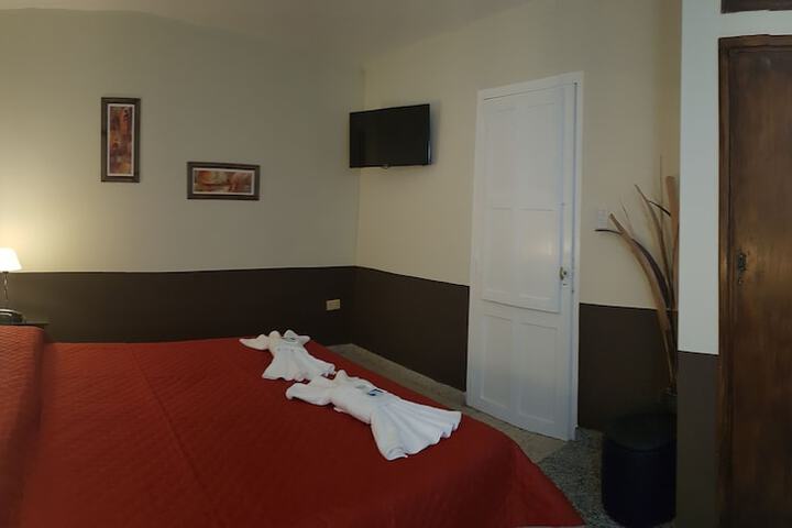 Room 4 of 37
