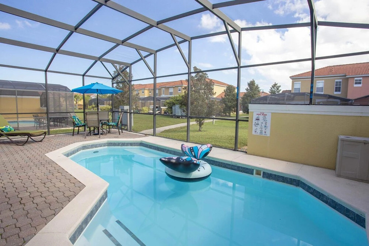 Pool 14 of 23