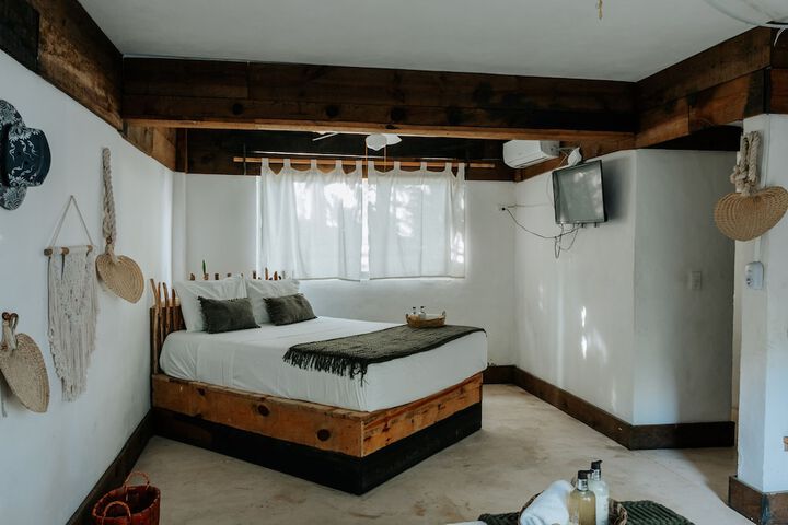 Room 12 of 35