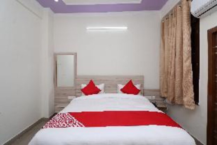 Oyo Flagship 700768 Divine Hotel