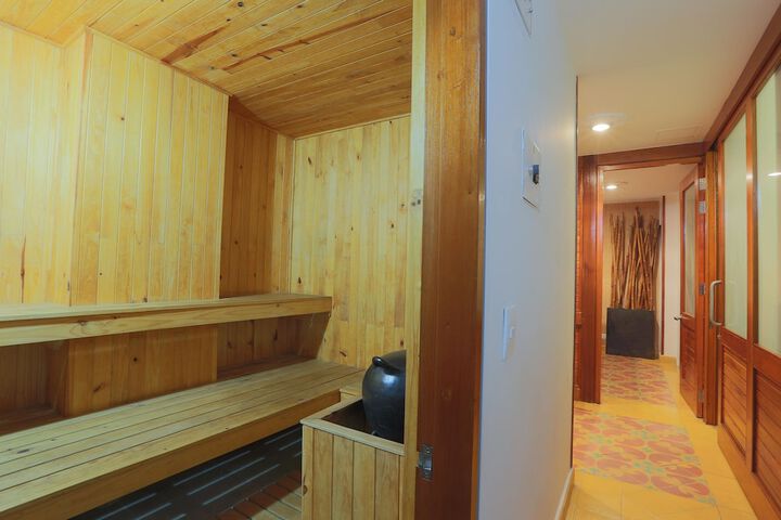 Room 15 of 46