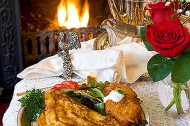 Dining 54 of 61