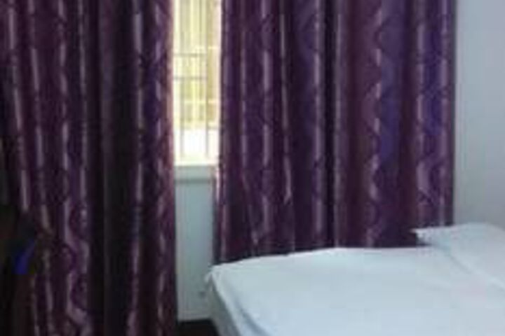 Room 4 of 36