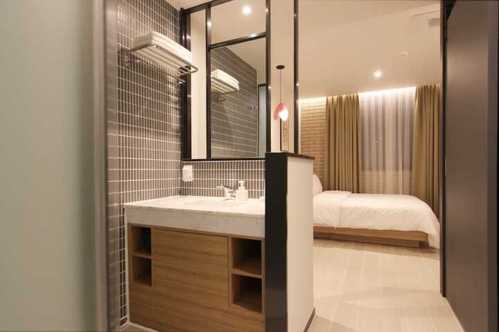Room 4 of 59