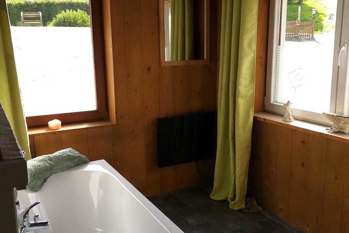Room 13 of 24