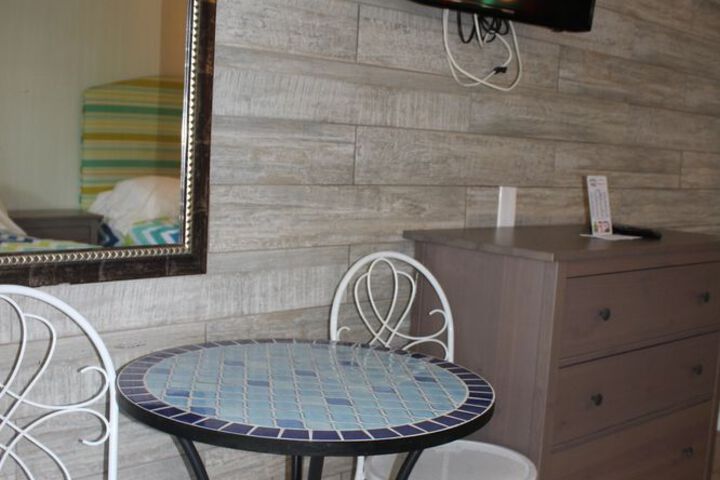 Room 2 of 26