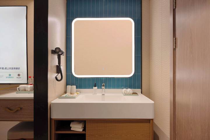Room 78 of 127