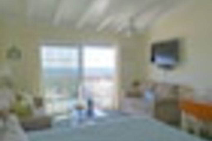 Room 383 of 663