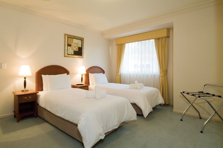 Room 5 of 17