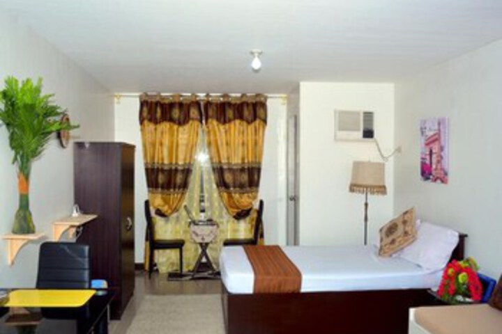 Room 14 of 24