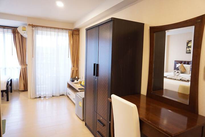 Room 27 of 51