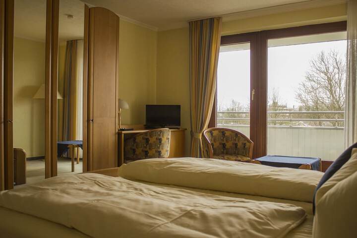 Room 9 of 23