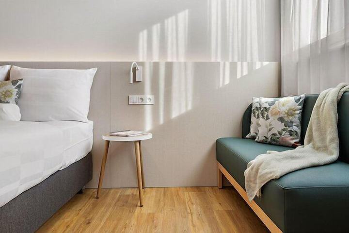 Room 14 of 43